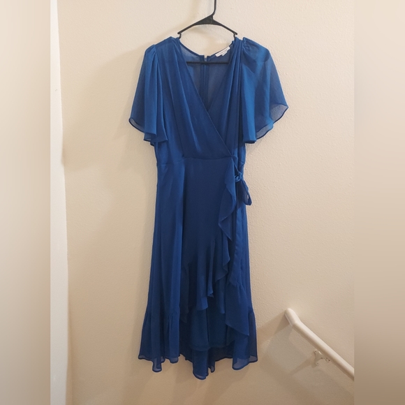 Calvin Klein Faux Wrap with Ruffles Short Sleeve Dress, Size 4 - Picture 3 of 13